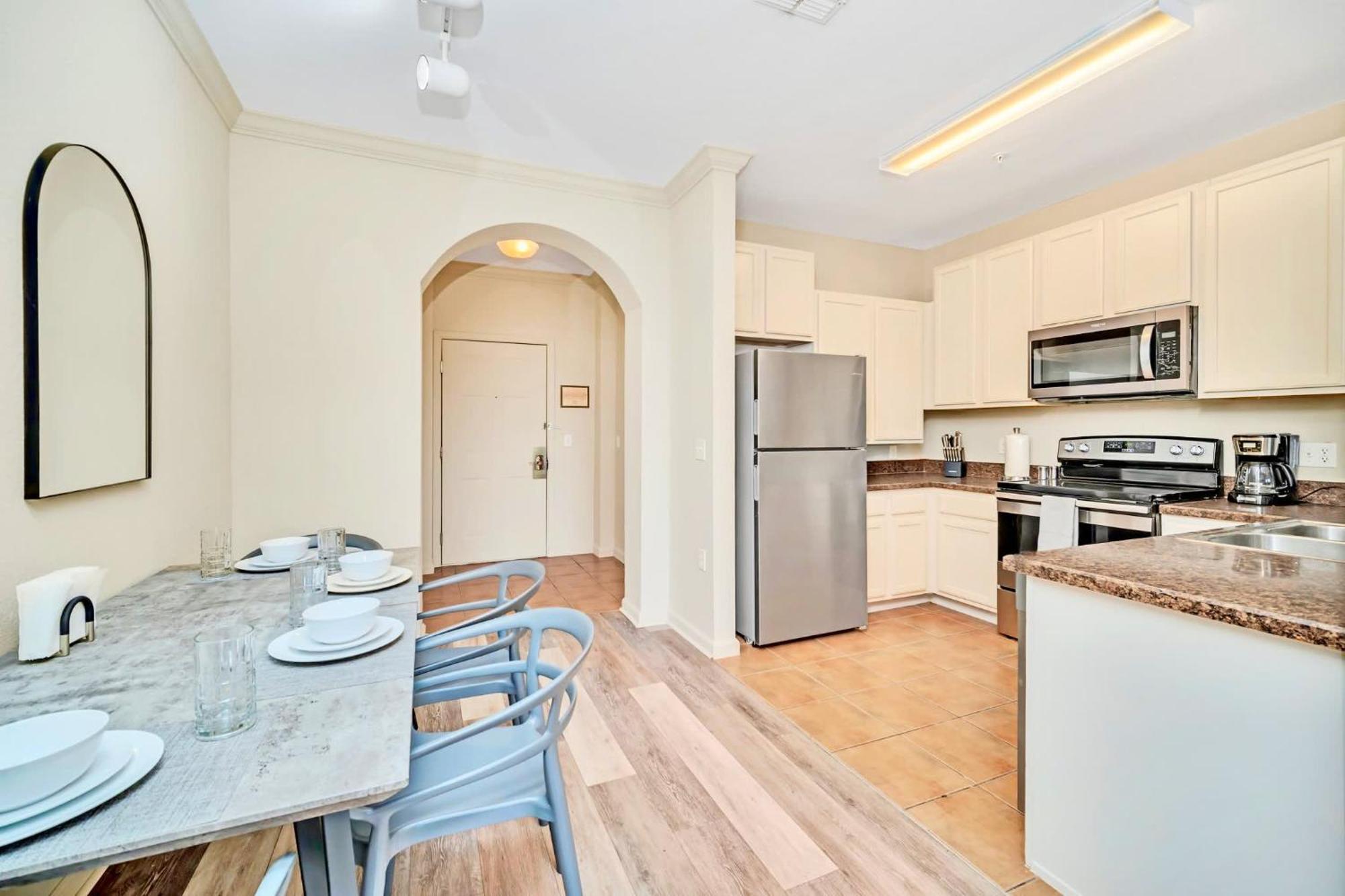Bright Condo - 2Br With Pool & Hot Tub, Near Disney! ออร์ลันโด ภายนอก รูปภาพ