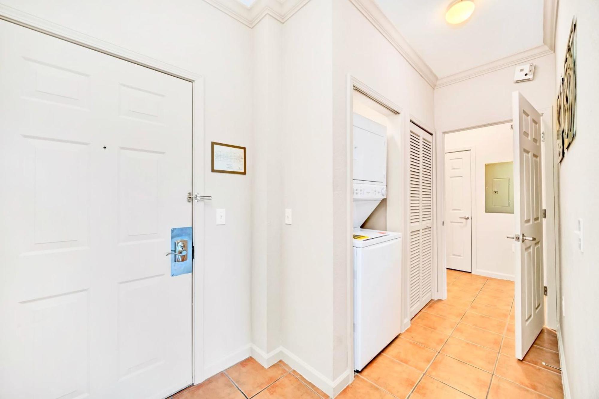 Bright Condo - 2Br With Pool & Hot Tub, Near Disney! ออร์ลันโด ภายนอก รูปภาพ