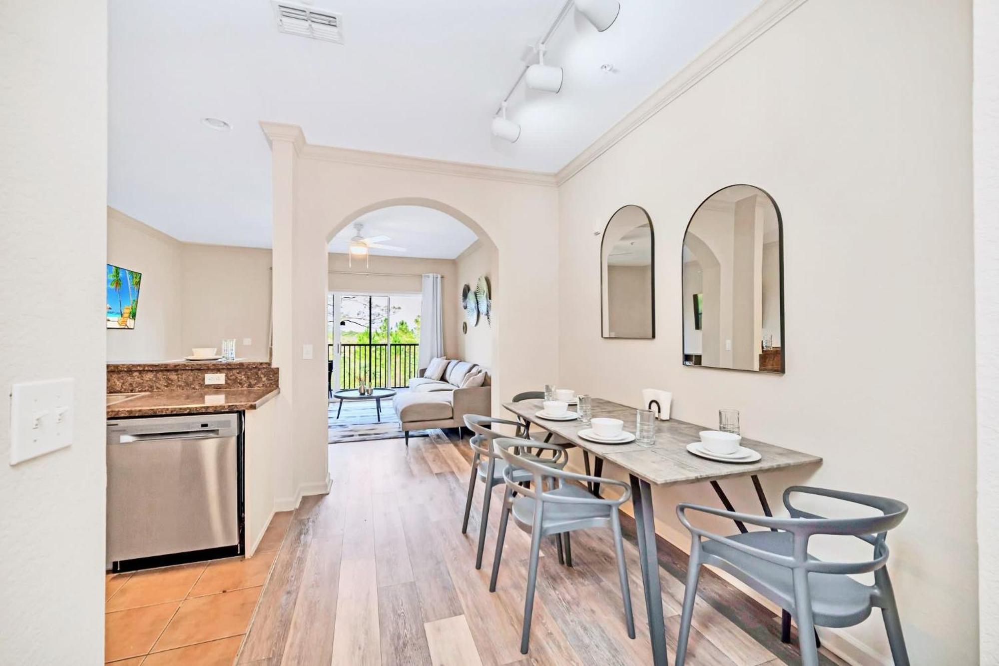 Bright Condo - 2Br With Pool & Hot Tub, Near Disney! ออร์ลันโด ภายนอก รูปภาพ