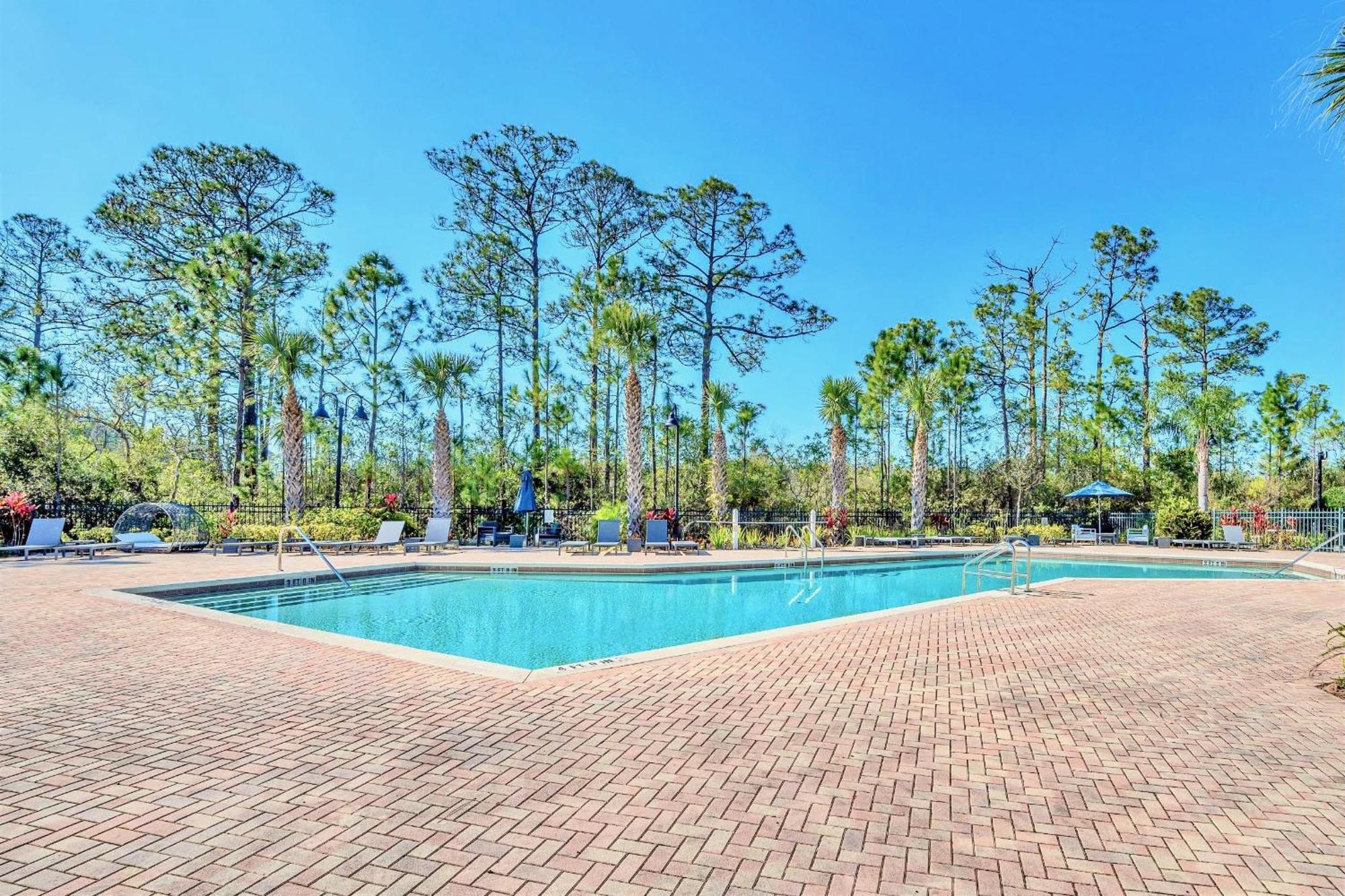 Bright Condo - 2Br With Pool & Hot Tub, Near Disney! ออร์ลันโด ภายนอก รูปภาพ